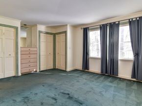 9 Buttercup Ln, Dover MA 02030