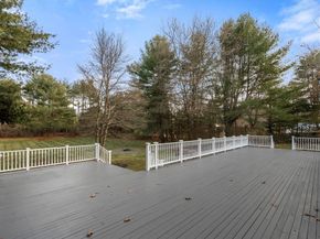 15 Homestead Dr, Medfield MA 02052