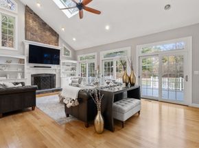 15 Homestead Dr, Medfield MA 02052