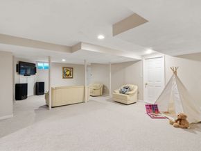 15 Homestead Dr, Medfield MA 02052