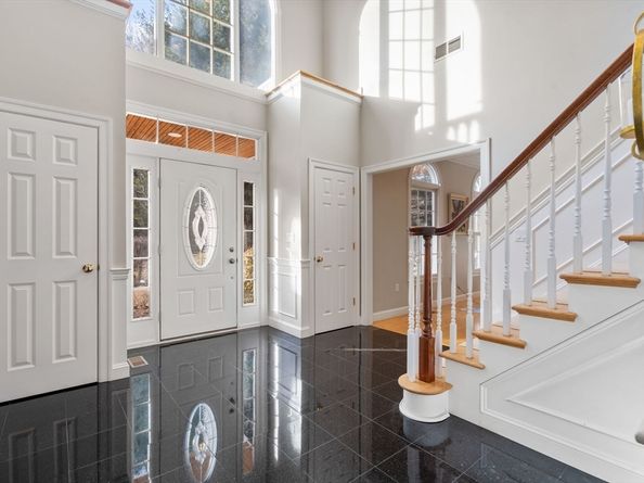 15 Homestead Dr, Medfield MA 02052