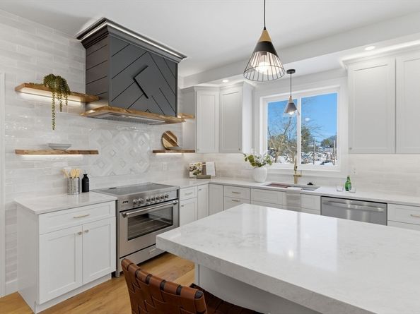 27 Purity Springs Rd, Burlington MA 01803