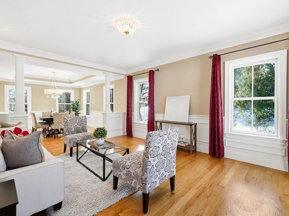 4 Whittier Rd, Lexington MA 02420