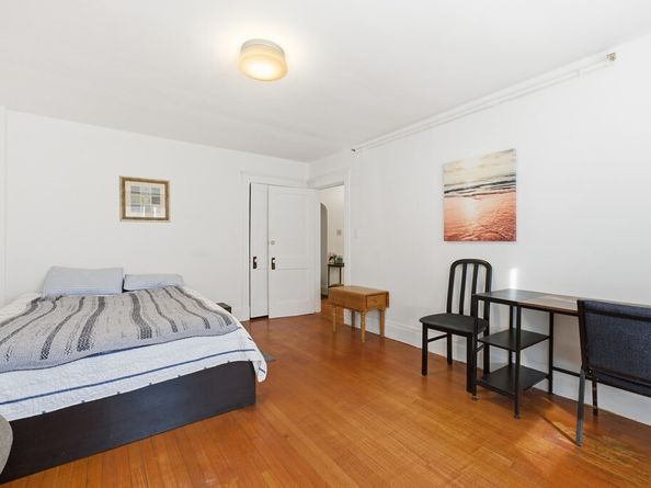 42 West Baltimore 18, Lynn MA 01902