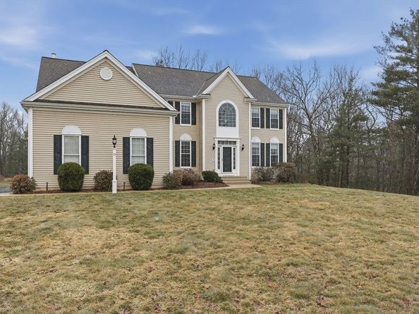 11 Howarth Drive, Upton MA 01568