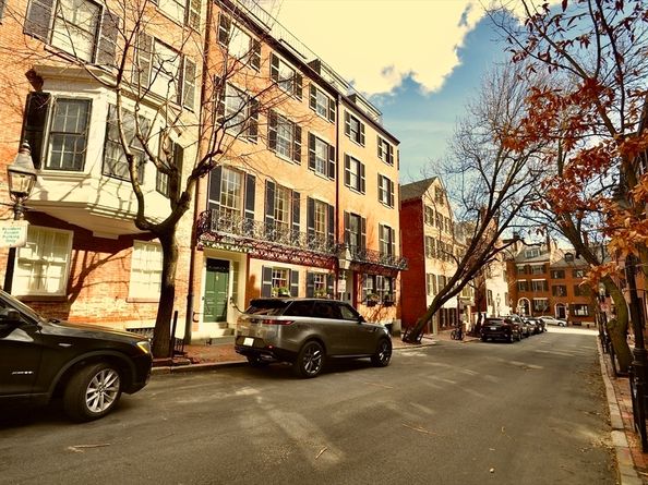 9 West Cedar St, Boston MA 02108