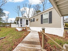 18 Timber Lane, Wareham MA 02576
