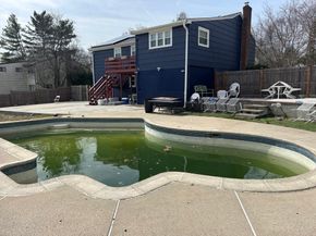 5 Dartmouth St, Randolph MA 02368