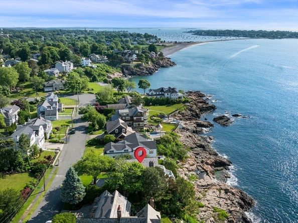 16 Coolidge Road, Marblehead MA 01945
