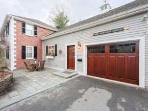 9 Elmcrest Cir, Melrose MA 02176