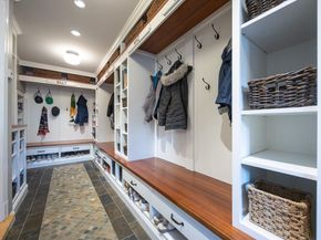 9 Elmcrest Cir, Melrose MA 02176