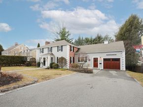 9 Elmcrest Cir, Melrose MA 02176