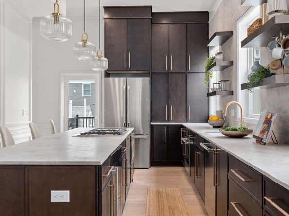 9 Russell PH, Boston MA 02129