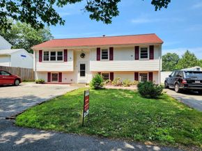 22 Osceola Ln, Billerica MA 01821