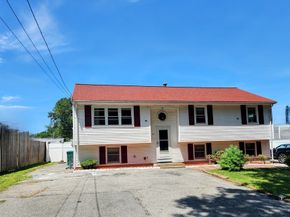 22 Osceola Ln, Billerica MA 01821