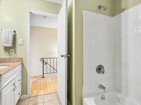 4 Village Brook Ln 4, Natick MA 01760