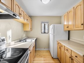 4 Village Brook Ln 4, Natick MA 01760