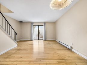 4 Village Brook Ln 4, Natick MA 01760