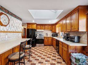 13 Braney Rd, Millbury MA 01527