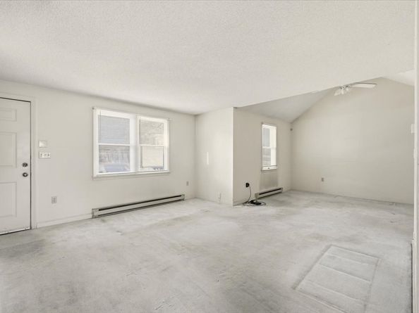 87 Victoria Heights Rd 87, Boston MA 02136