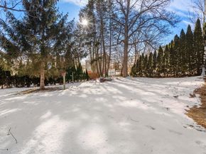 17 Lincoln Ave, Millbury MA 01527