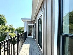 165 Everett St 7, Boston MA 02128