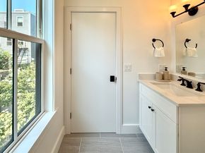 165 Everett St 7, Boston MA 02128