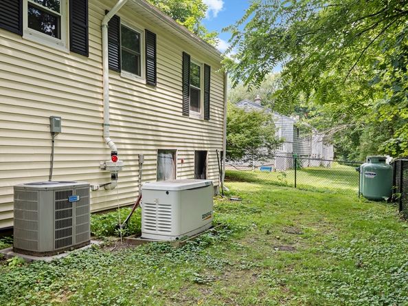 51 Dufton Rd, Andover MA 01810