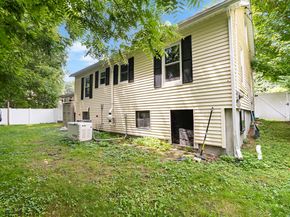 51 Dufton Rd, Andover MA 01810