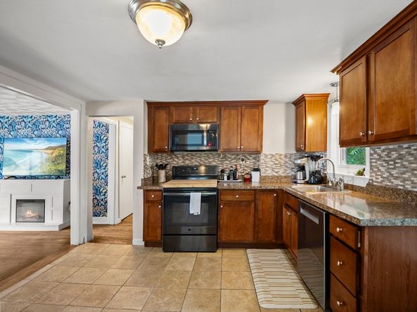 51 Dufton Rd, Andover MA 01810