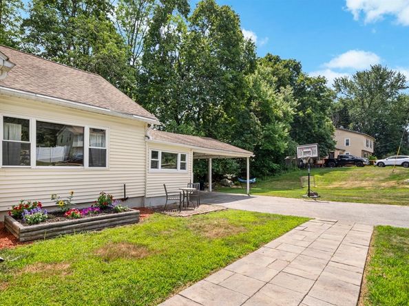 51 Dufton Rd, Andover MA 01810