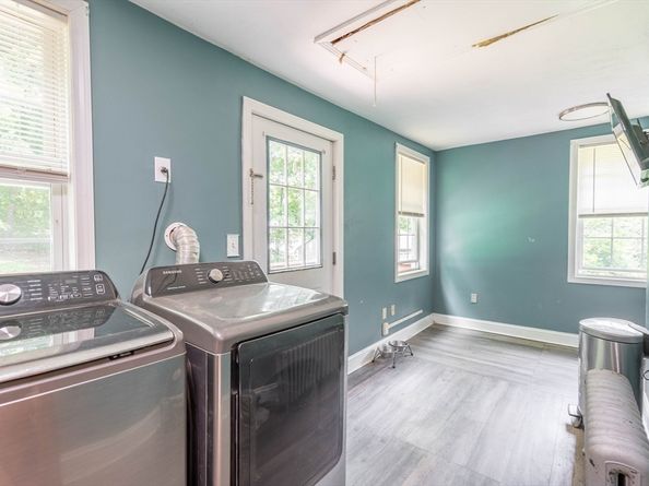 4 Walnut St, Brookfield MA 01506