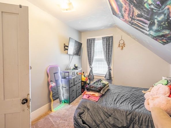 4 Walnut St, Brookfield MA 01506