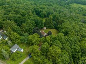 4 Walnut St, Brookfield MA 01506