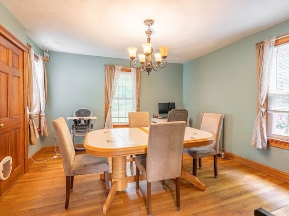 4 Walnut St, Brookfield MA 01506