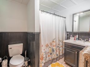 4 Walnut St, Brookfield MA 01506