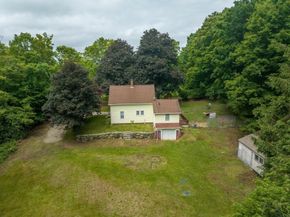 4 Walnut St, Brookfield MA 01506
