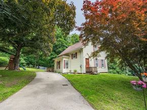 4 Walnut St, Brookfield MA 01506