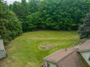 4 Walnut St, Brookfield MA 01506