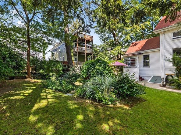 16 Hilburn Pl, Boston MA 02131