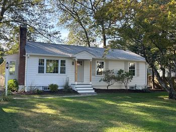 11 Great Lake Dr