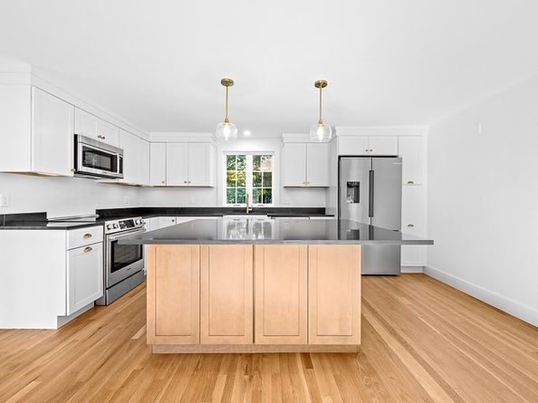 11 Great Lake Dr, Sudbury MA 01776