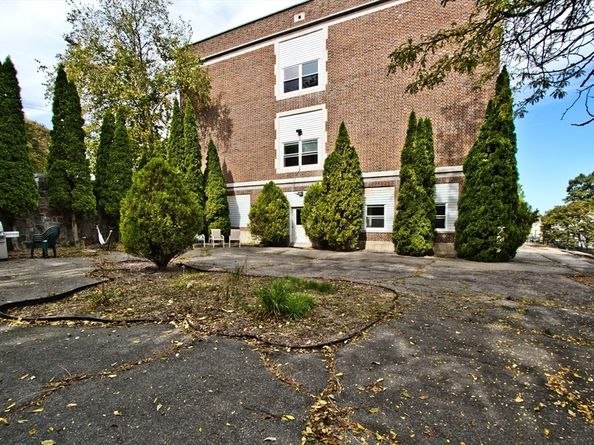 21 Middlesex Ave 102, Worcester MA 01604