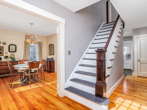 5 Academy Rd, Leominster MA 01453
