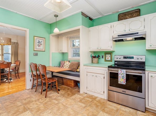 5 Academy Rd, Leominster MA 01453
