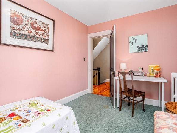 5 Academy Rd, Leominster MA 01453