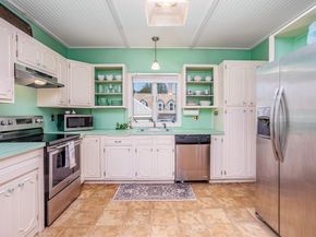 5 Academy Rd, Leominster MA 01453