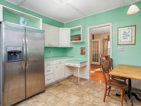 5 Academy Rd, Leominster MA 01453