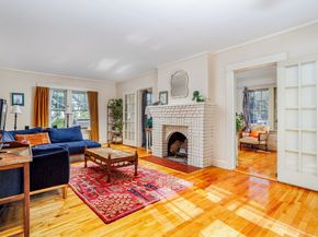 5 Academy Rd, Leominster MA 01453