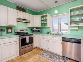 5 Academy Rd, Leominster MA 01453